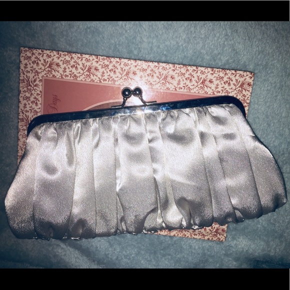 None Handbags - Vintage silver satin clutch